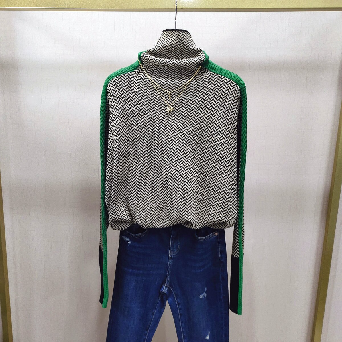 Jis Turtleneck Sweater