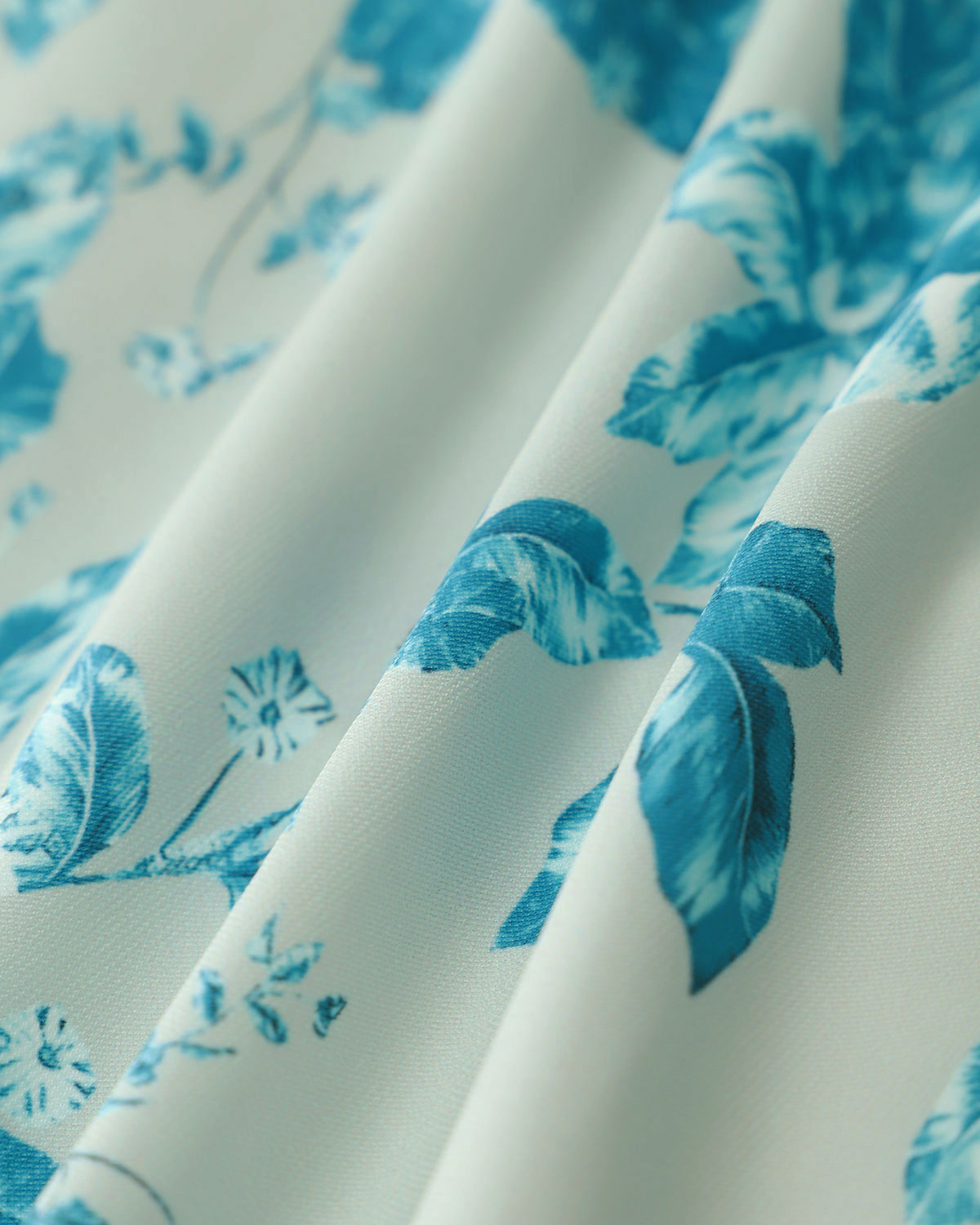 Top de tirantes cuadrado con flores azules