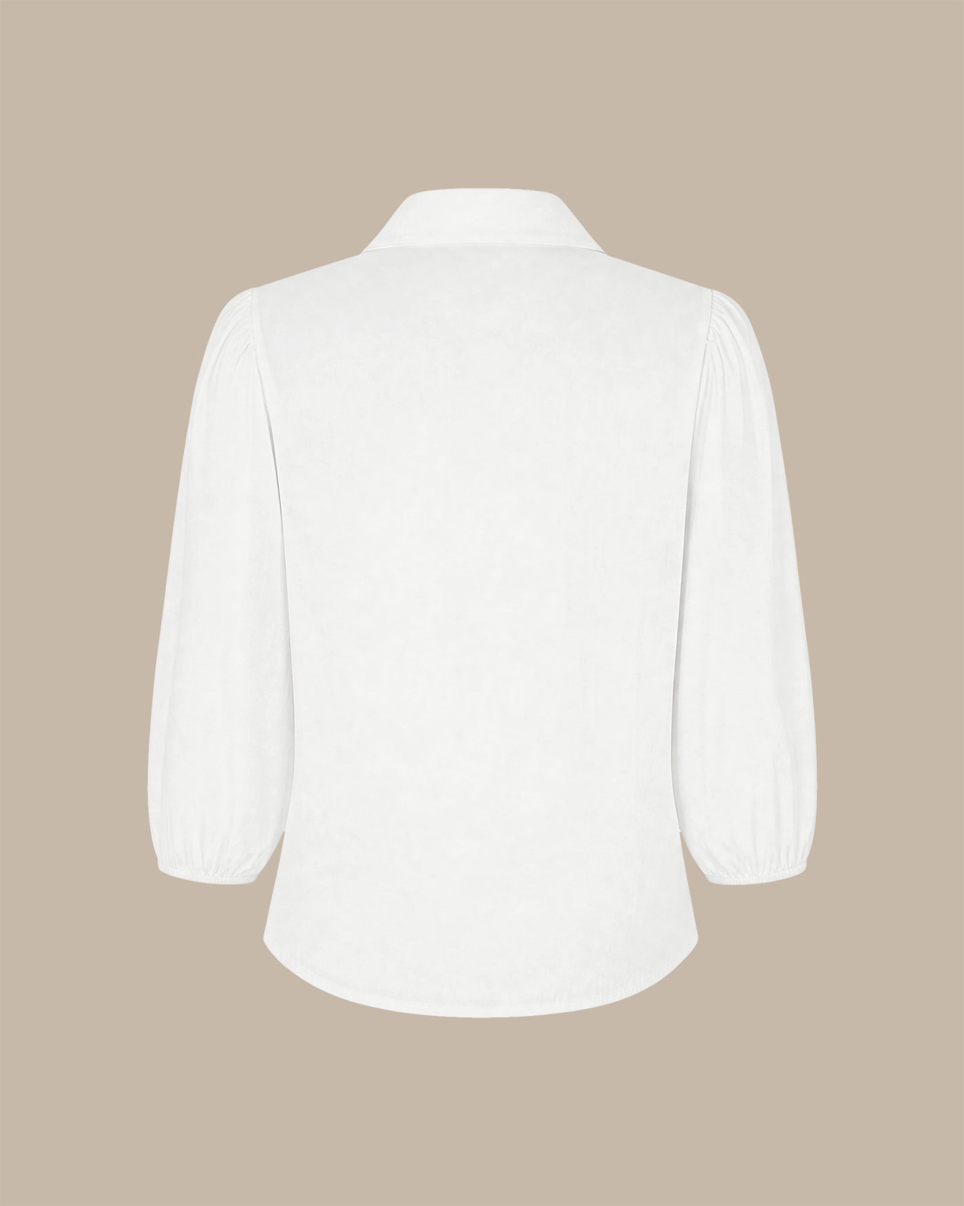 Camisa de botones con cuello blanco sólido